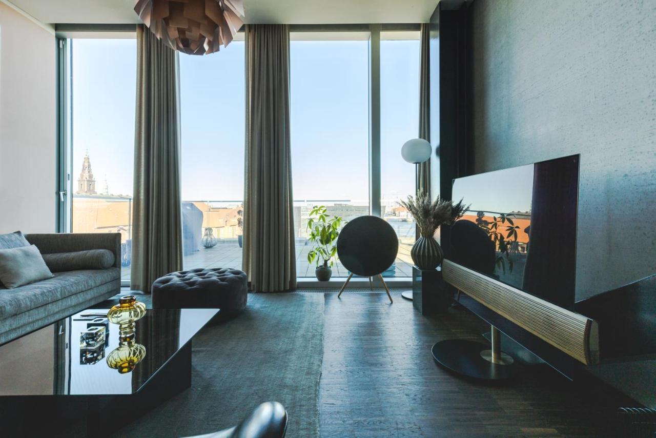 Luxury Harbourfront Penthouse With Private Rooftop Lejlighed