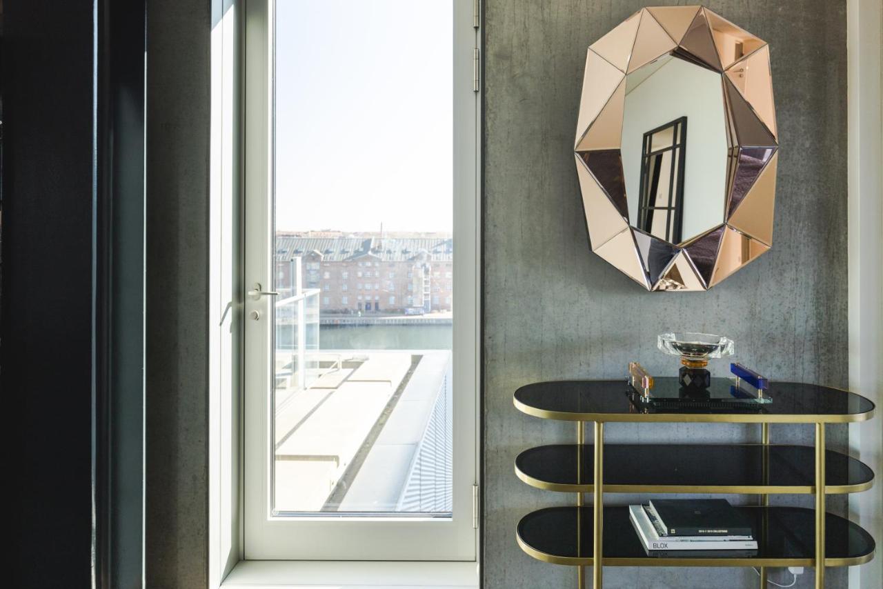 Luxury Harbourfront Penthouse With Private Rooftop Lejlighed