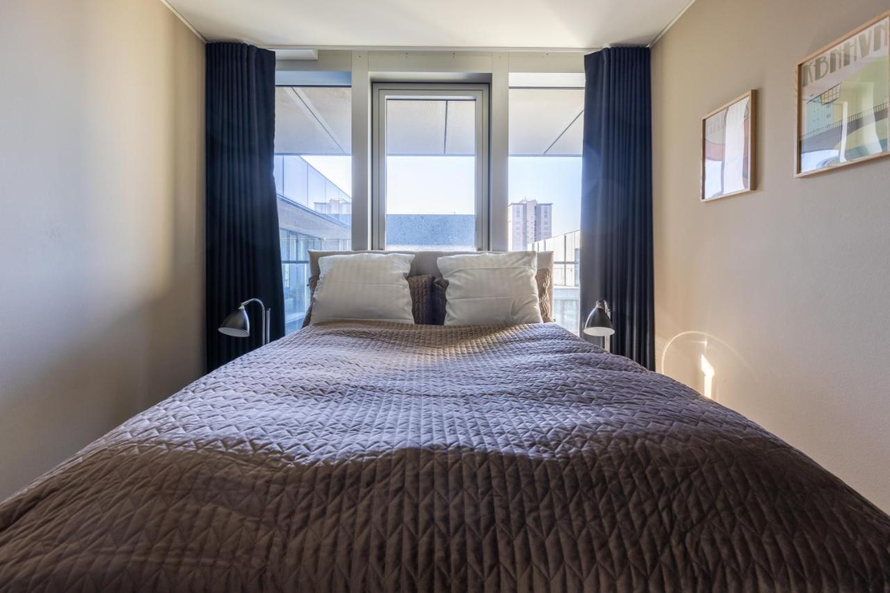 Luxury Harbourfront Penthouse With Private Rooftop Lejlighed